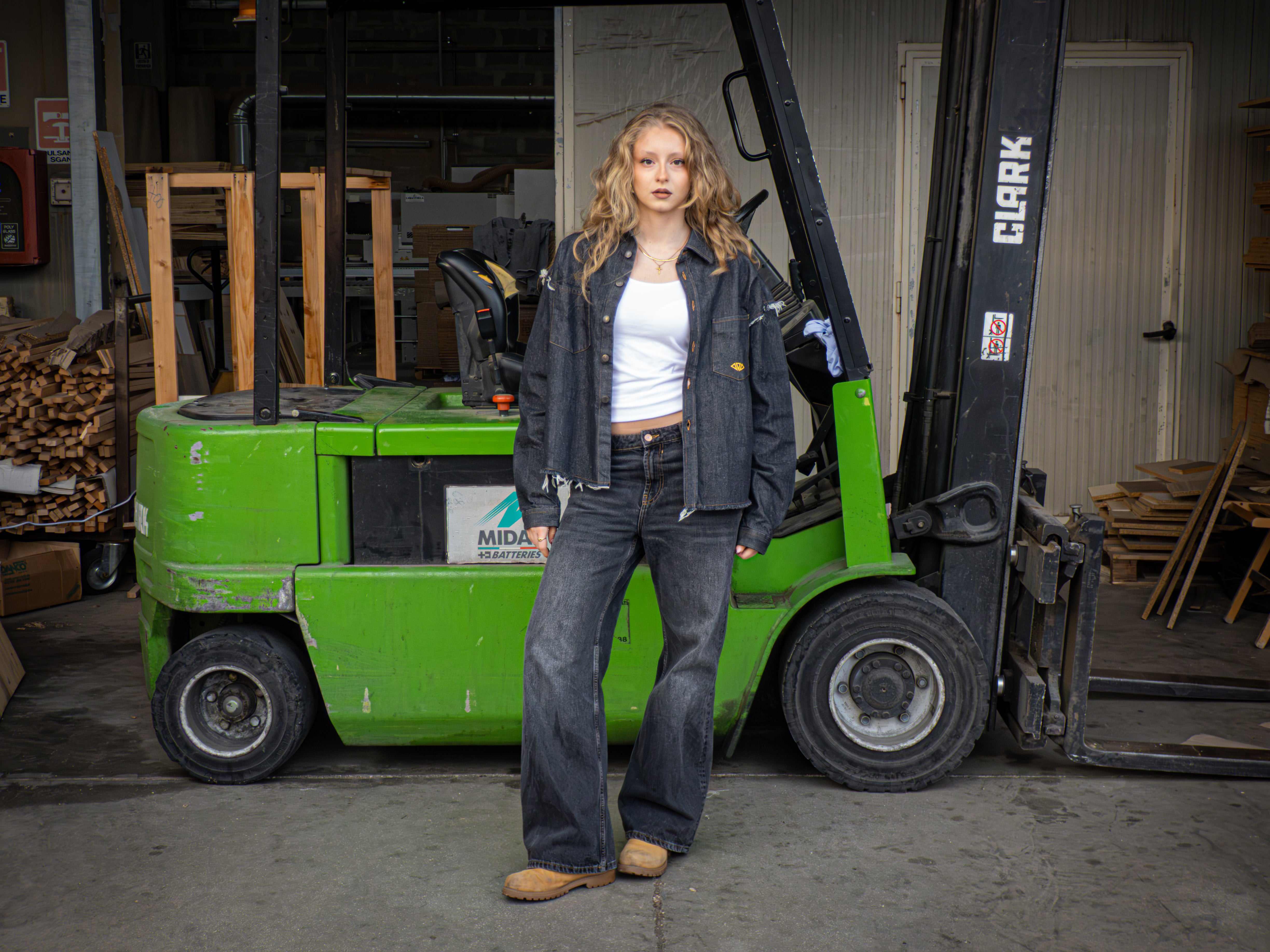 DENIM ESSENTIAL - BLACK JACKET