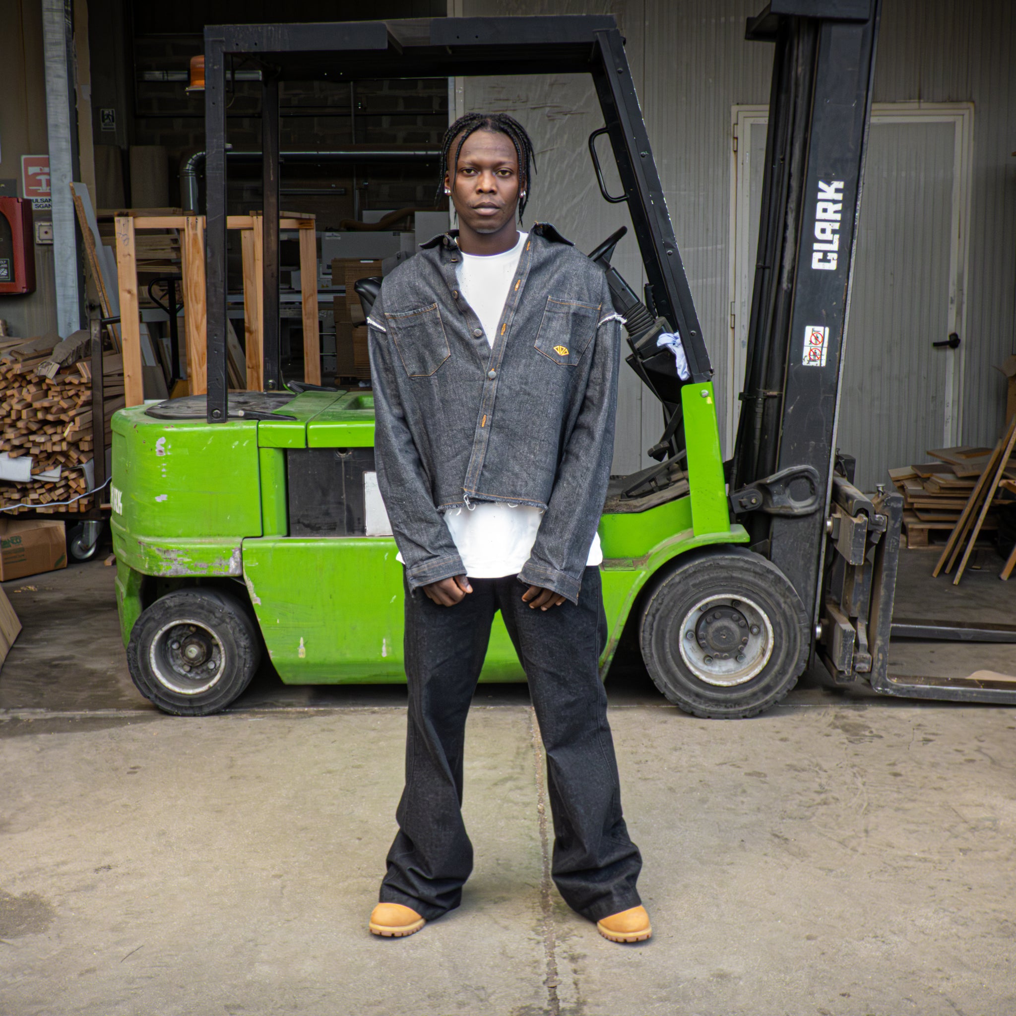 DENIM ESSENTIAL - BLACK JACKET